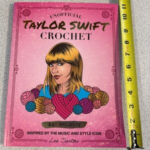 Taylor Swift Crochet Book - Pink Cover